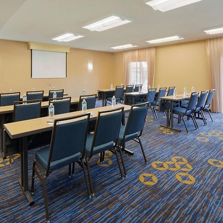 Courtyard Dallas Addison Midway Экстерьер фото